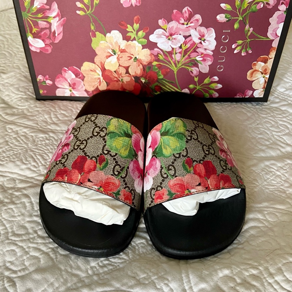 NWT Gucci GG Blooms Supreme Sandal